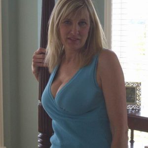 Chaleur brûlante à mat’—coup de zéro au bureau… Viviane - rencontre-Milf-Grasse