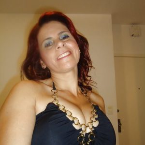 Seule en ville, envie de rires. Laëtitia - rencontre-Cougar-Ambérieu-en-Bugey