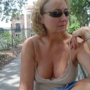 Gourmande Nocturne Sabrina - rencontre-Cougar-Romilly-sur-Seine