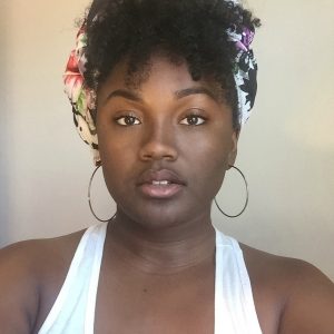 À 29 ans, recherche des week-ends naturistes excitants Aïcha - rencontre-Teen-Lourdes