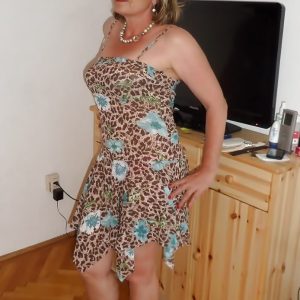 Pourquoi un soir de semaine ne pourrait pas être plus excitant ? Léa - rencontre-Cougar-Commercy