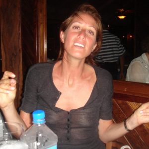 Je répare des crampes aux mâchoires de sperme Vanessa - rencontre-Cougar-Condom